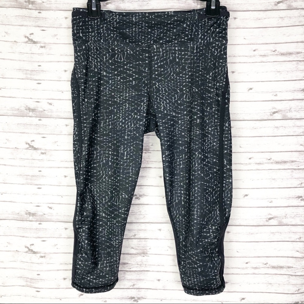 Lululemon Athletica Black White Abstract Workout Crop Leggings